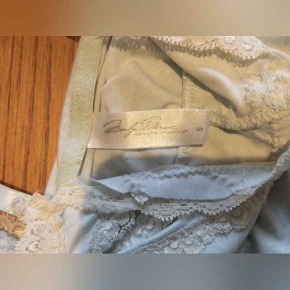 Nightie - Picture 2 of 2